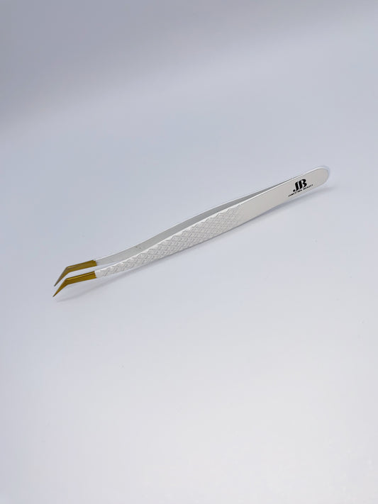 “Get Them Angles!” Lash Tweezers